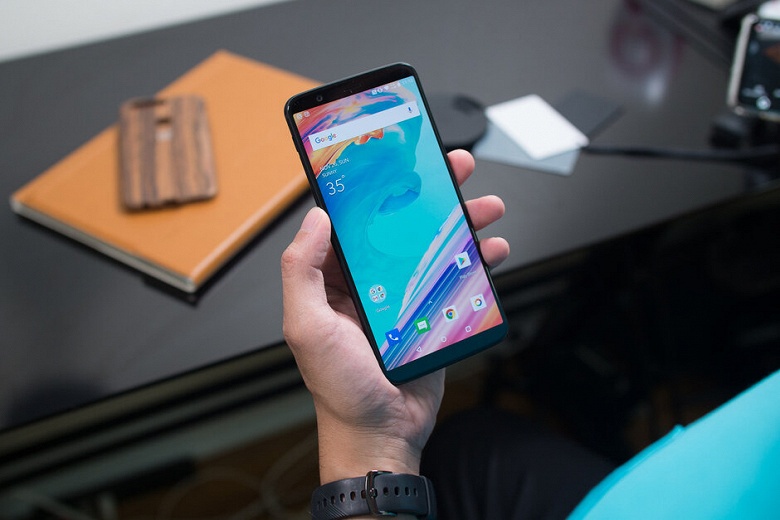 Прошивка OxygenOS 9.0.7 для OnePlus 5 и OnePlus 5T добавляет новые функции