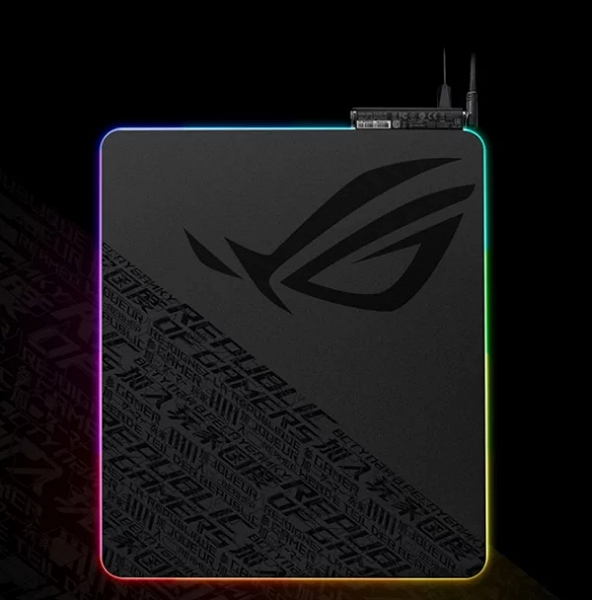 Коврик для мыши Asus ROG Balteus Qi служит для беспроводной зарядки смартфонов