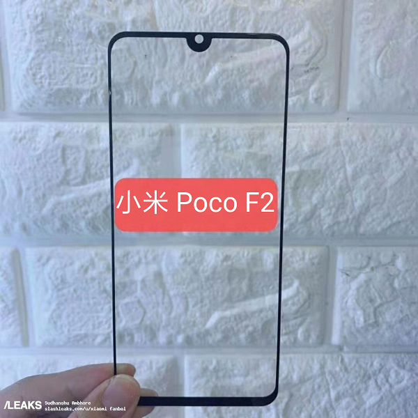 Фото фронтальной панели Pocophone F2