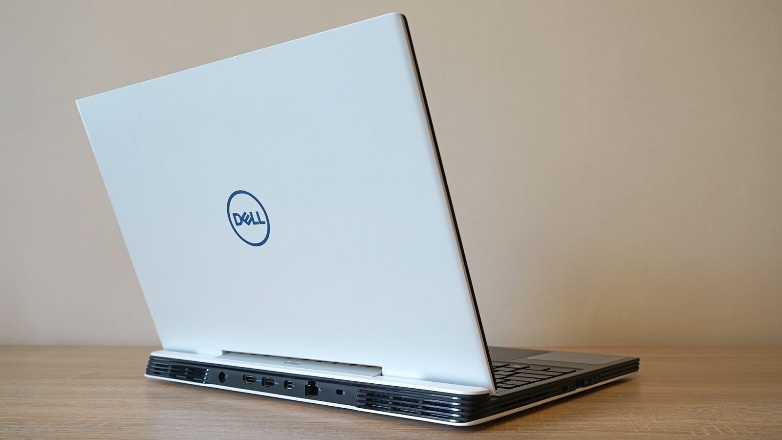 Ноутбук g3. Dell g5 5590. Dell g5 15 5590. Dell g5 White. Dell g5 5590 белый.