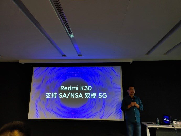 Анонсирован Redmi K30: первый смартфон компании с модемом 5G и двойной камерой, врезанной в экран