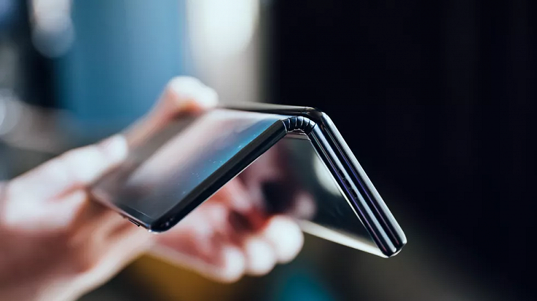 Забудьте о Samsung Galaxy Fold и Huawei Mate X: представлен «дерзкий» смартфон, складывающийся втрое