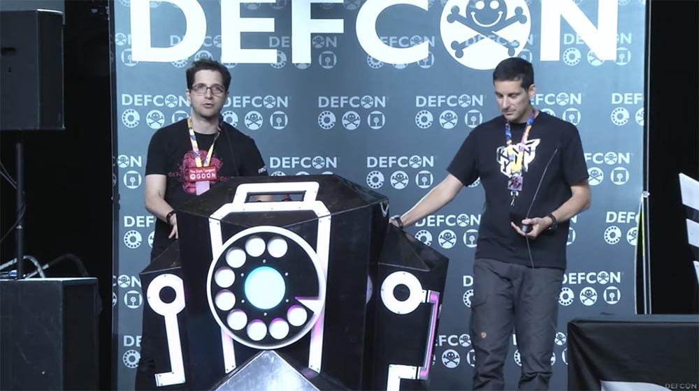 Конференция DefCon 27: за кулисами создания электронных бэйджей. Часть 1 - 2