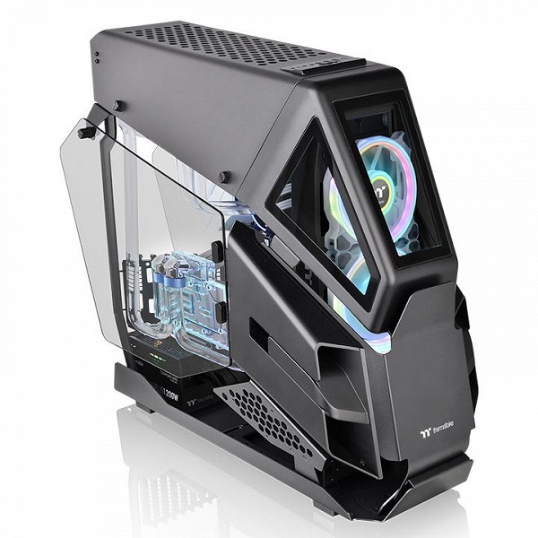 Корпус Thermaltake AH T600 напоминает вертолет