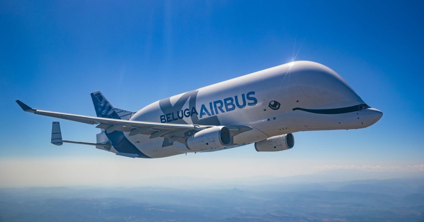 Гигантский грузовой самолет Airbus BelugaXL приступил к работе