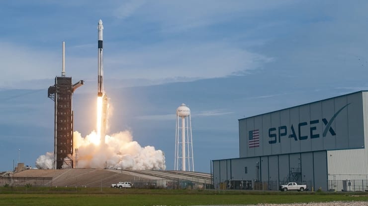SpaceX наметила на май пилотируемый полёт Crew Dragon