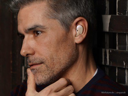 Дизайн интереснее, чем у AirPods. Беспроводные наушники Samsung Galaxy Buds нового поколения удивляет своим внешним видом