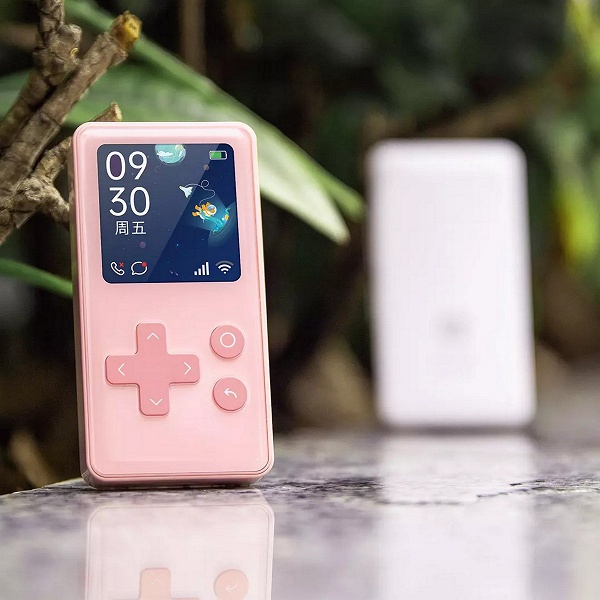 На платформе Xiaomi появился детский мобильный телефон Qin AI Life, похожий на Game Boy