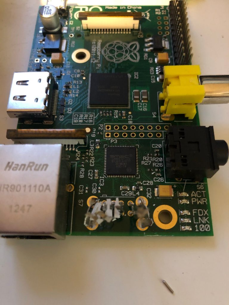 Инженер купил 220 нерабочих плат Raspberry Pi Model B и начал их ремонтировать - 4