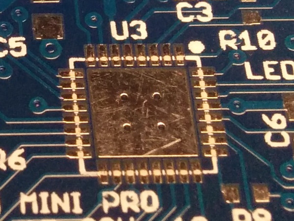 А то будет как тут https://www.eevblog.com/forum/projects/silk-screen-on-exposed-pcb-pads