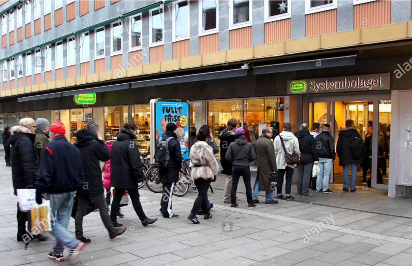 Очередь в Systembolaget перед выходными