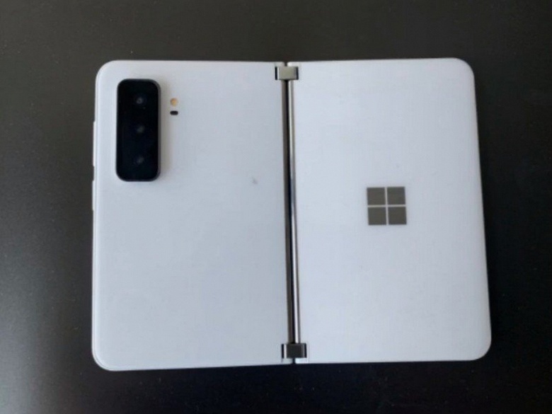 Нужен ли Microsoft Surface Duo 2 при наличии Samsung Galaxy Z Fold3? Появились подробности о складном смартфоне Microsoft