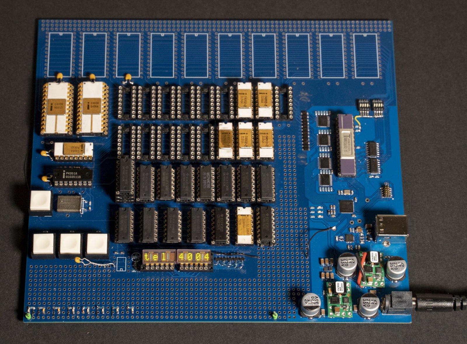 Intel 4004. Процессор 4004. I4004 процессор. Intel 4004 размер.