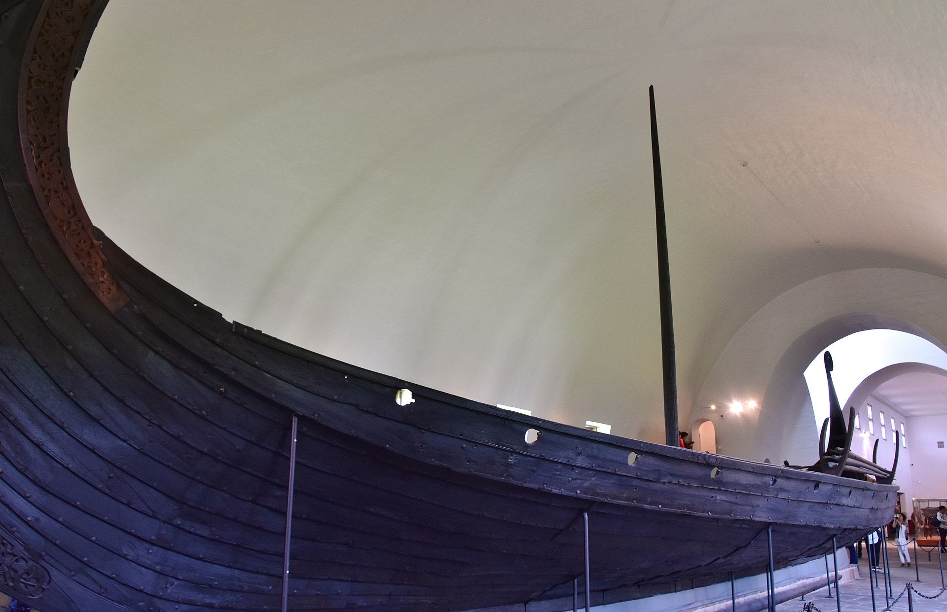 Самый древний и один из самых красивых кораблей Европы, сохранившийся до наших дней. Загадка корабля из Осеберга - 5