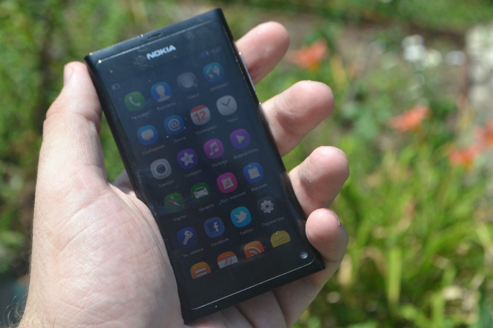 Nokia N9 — уникальный Linux-смартфон, опередивший своё время на много лет  вперед