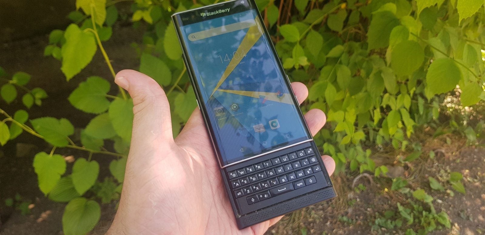 Таких больше не делают: смотрим на шедевральный BlackBerry Priv. Как  ежевичная компания сделала крутейший смартфон?