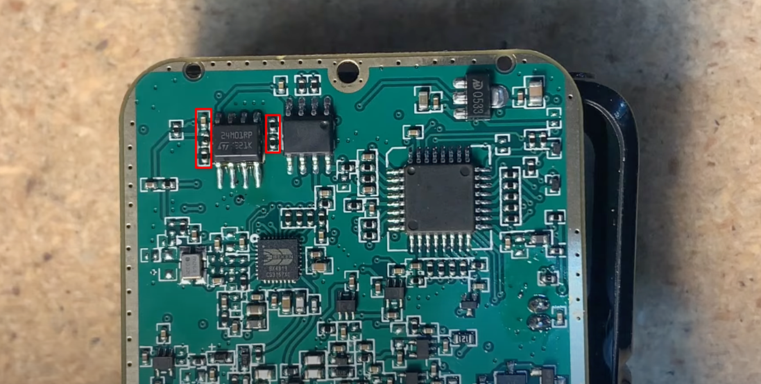 Вот эти компоненты можно легко смахнуть при замене чипа (источник изображения)