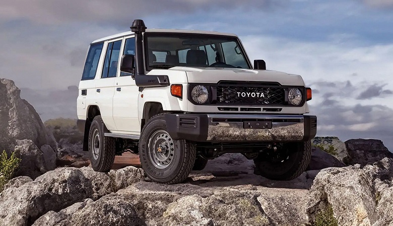 В Москве продают сразу пять новых Land Cruiser 70, цены внушительные