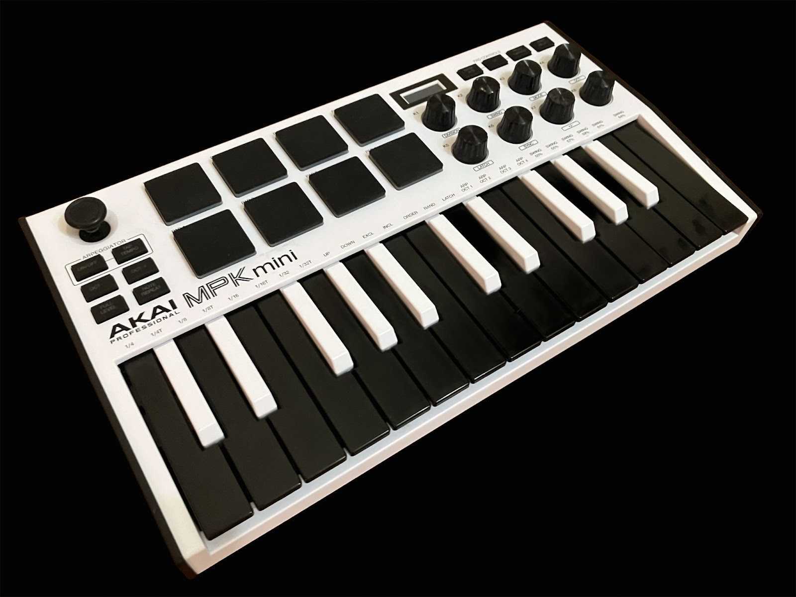 Akai MPK Mini mk3 в шикарном, инверсном черно-белом цвете