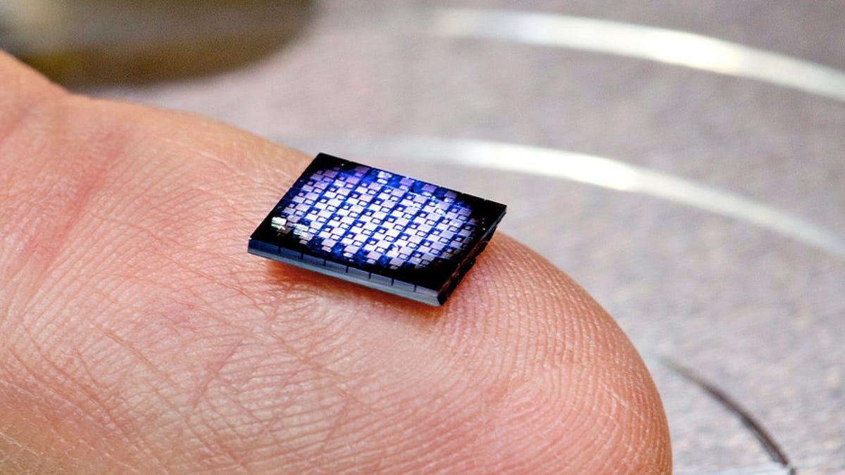 World's smallest computer: IBM's fraud-fighter is so tiny it's almost  invisible | ZDNET