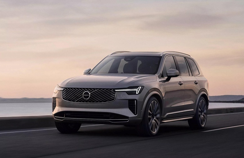 Представлен обновленный Volvo XC90: новая медиасистема, подстаканники и исключительно гибридные силовые установки