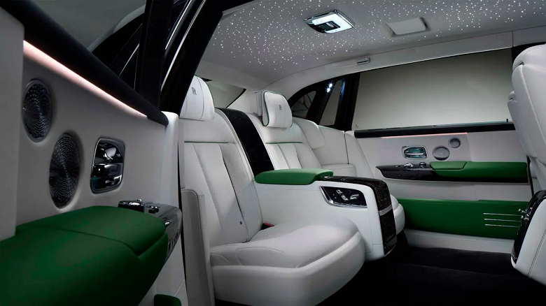 В Россию привезли Rolls-Royce Phantom Long Extended