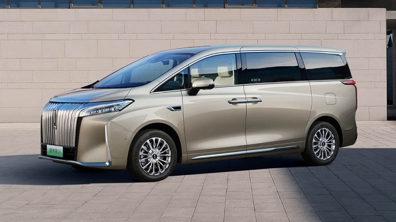 Очередной заменитель Toyota Alphard официально выходит в России. Great Wall Motor получила ОТТС на минивэн Wey 80