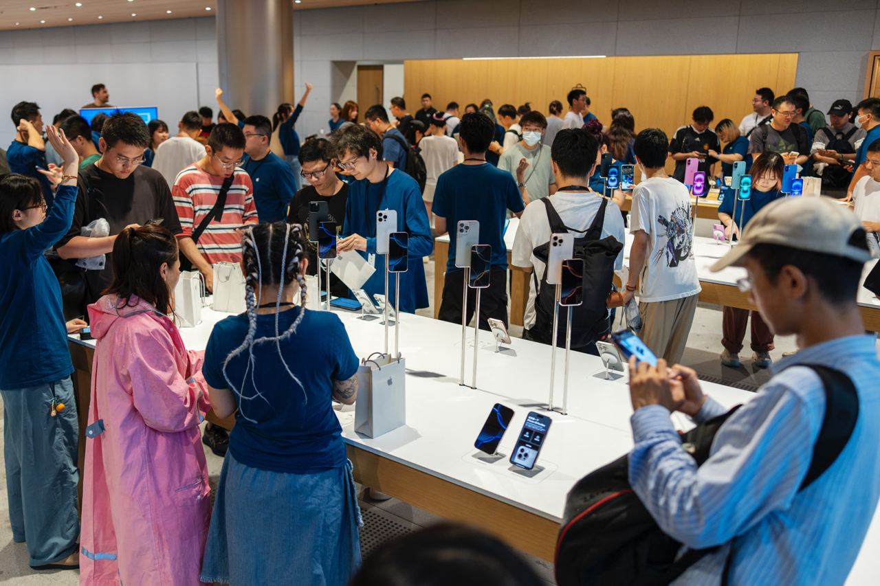 Apple Jing’an в Шанхае (© Apple)