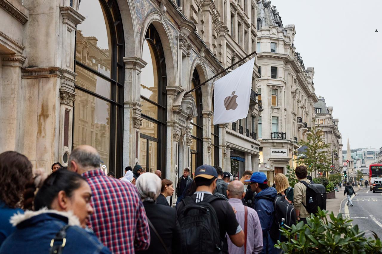 Apple Regent Street в Лондоне, очереди были! (© Apple)