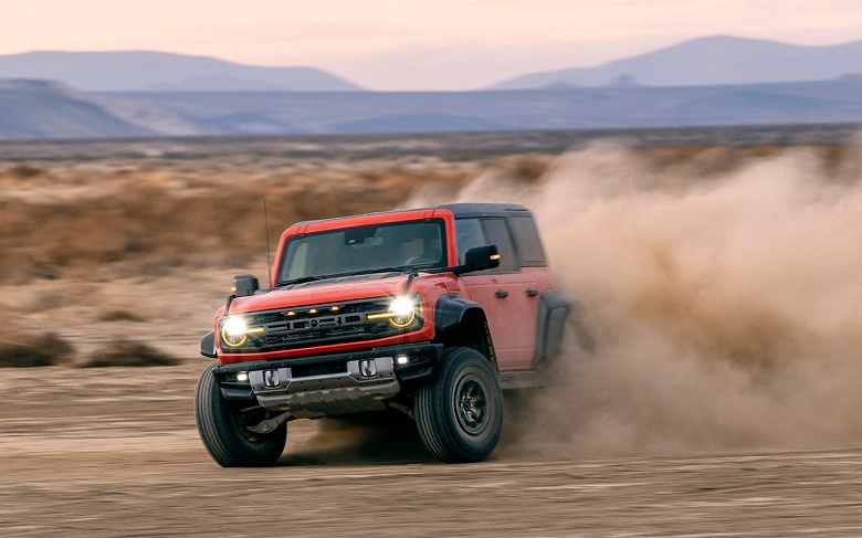 Дилер привез в Россию экстремальную версию Ford Bronco. Внедорожник стоит как квартира в Москве