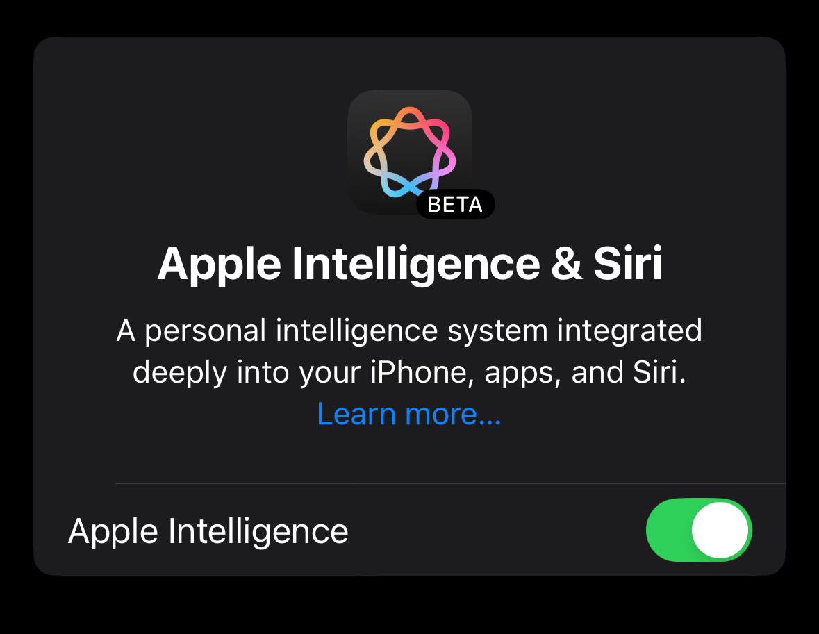 Иконка Apple Intelligence в Настройках теперь также имеет тёмную версию в аналогичном с другими иконками дизайне