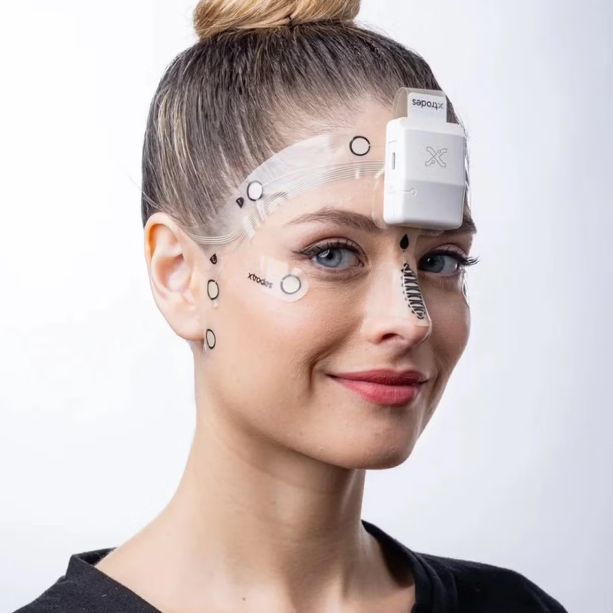 Emotiv X-trodes EEG 16,фото взято с официального сайта