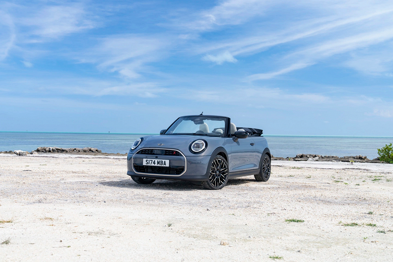 BMW представила новое поколение кабриолета Mini Cooper с мощными ДВС