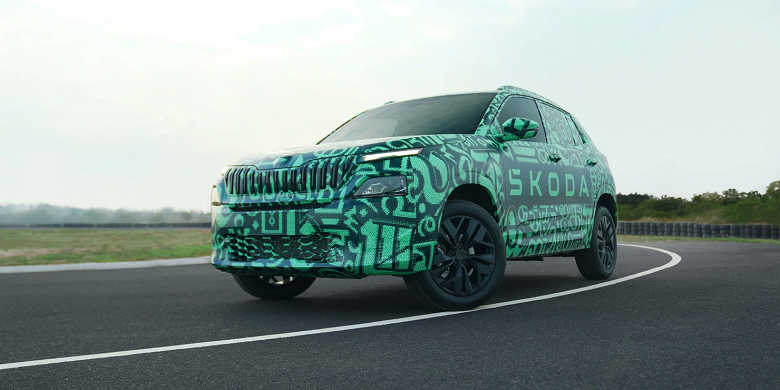 Skoda тщательно тестирует новейший Kylaq. Появились новые детали и живые фото