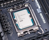 Core Ultra 9 285K может и провалился в ряде тестов, но несколько новых мировых рекордов он установил. Достаточно было разогнать до 7,5 ГГц - 1