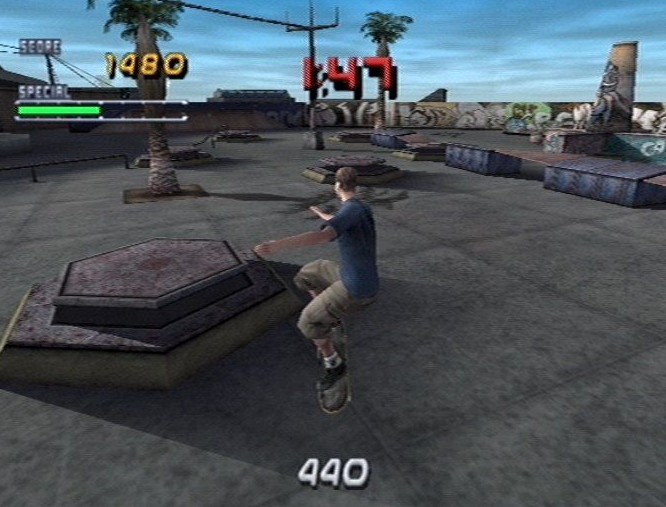 Уровень Venice Beach в Tony Hawk Pro Skater 2 (2000 год, PlayStation) с резкими тенями в виде цветов вершин. Кадр взят из порта для Dreamcast.