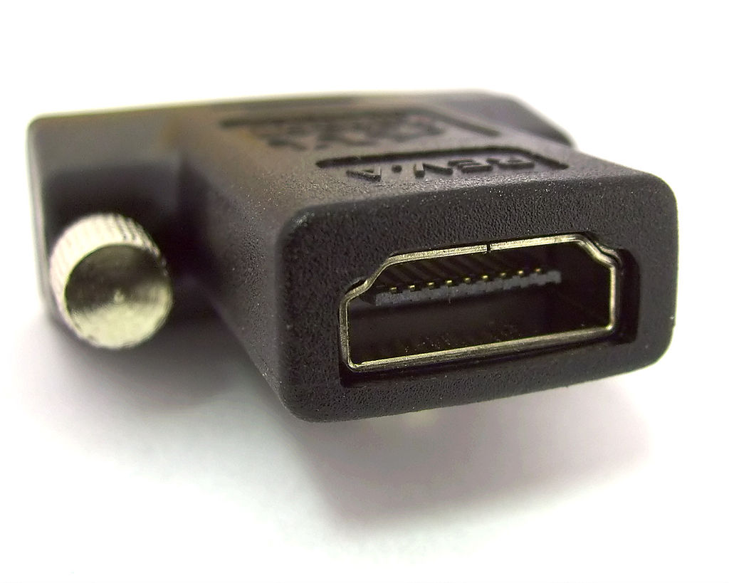  Рис. 1. Пассивный переходник с DVI-D (сзади) на HDMI (спереди).