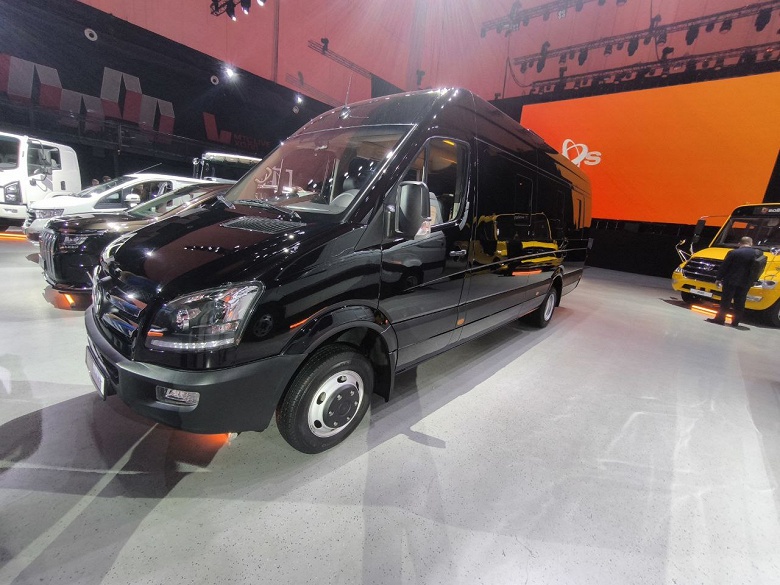 В России начнут выпускать копию Mercedes-Benz Sprinter W906. Sollers Atlant XL поступит в продажу в 2025 году