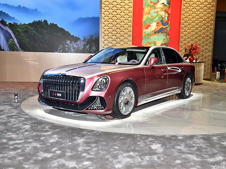 Замена Bentley и Mercedes-Maybach для России и Китая. Представлен люксовый седан Hongqi Guoya с 4,0-литровым мотором V8 и 8-ступенчатым «автоматом» и полным приводом