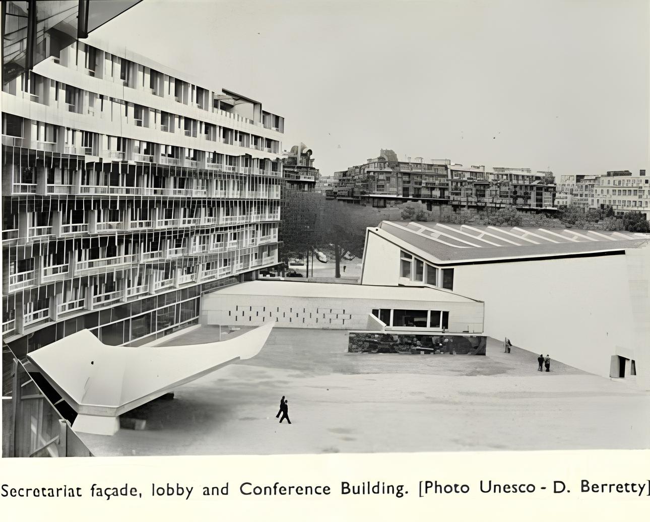 Здания, где проводилась конференция International Conference on Information Processing в 1959, фото из программы тех лет с обработкой для улучшения качества.