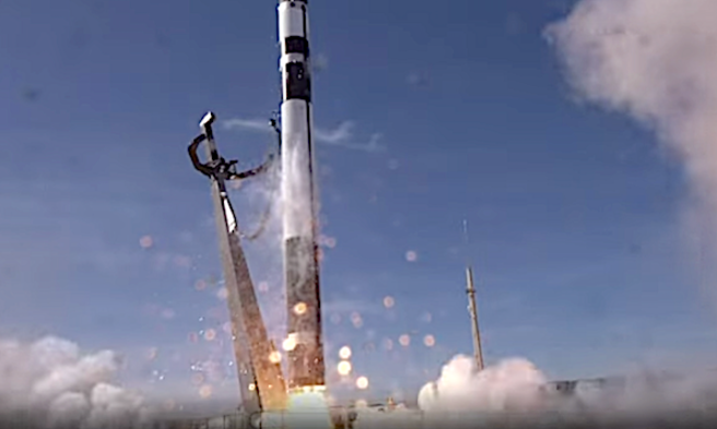 Rocket Lab установила рекорд: два успешных запуска в течение 24 часов с разных полушарий