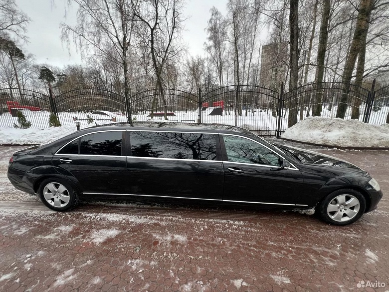 Лимузин Mеrcеdes-Benz S-класса продают в России дешевле Lada Granta, но есть нюанс: это не оригинальный Pullman и есть сложности с постановкой на учет