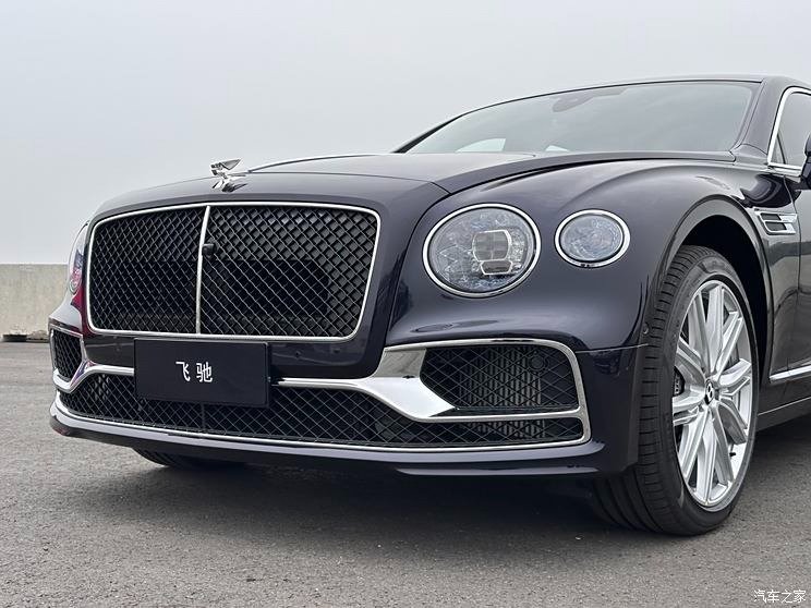 Самый мощный седан, когда-либо созданный Bentley, получил новую версию