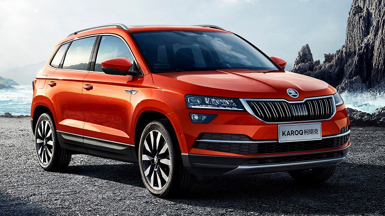 Российские дилеры привезли партию новых Skoda Karoq 2024. Цены — ниже, чем были в сентябре