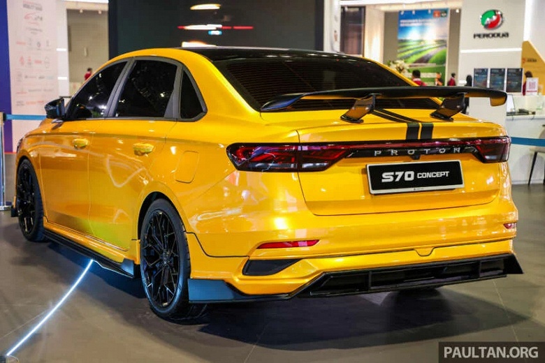 Geely Emgrand придали спортивного стиля: малайзийский седан Proton S70 получил спортивный обвес и антикрыло, но мощнее не стал