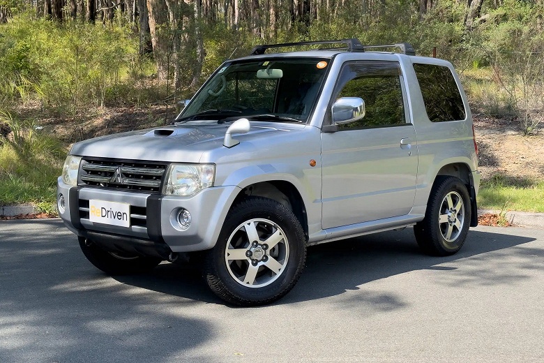 Дешёвый внедорожник Mitsubishi Pajero Mini возвращается: появились первые детали о крошечном аналоге Suzuki Jimny