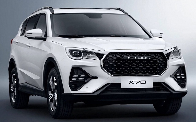 В России выходит дешёвый кроссовер размером с Hyundai Santa Fe. За Jetour X70 просят менее 2,7 млн рублей