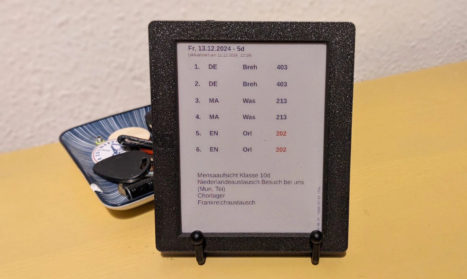 The final result - e-ink display with the timetable