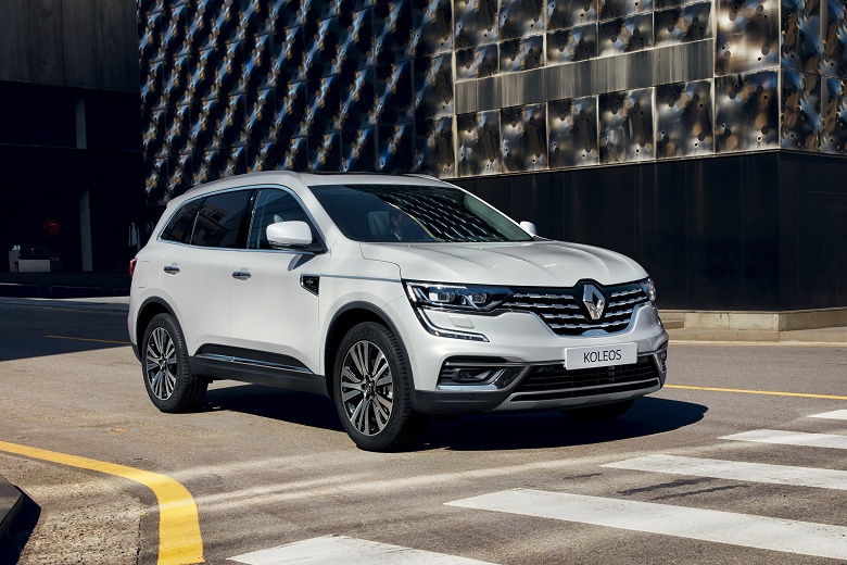 Новый Renault Koleos с полным приводом и 2,5-литровым мотором от Nissan X-Trail продают в России за 3,5 млн рублей