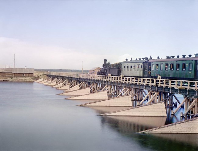 Железнодорожный мост через Шую, 1916 год, а снимать стратегический объект можно было благодаря Высочайшему разрешению снимать всё, что фотограф сочтёт нужным